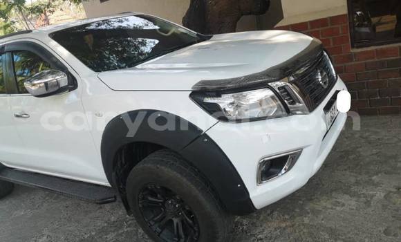 Acheter Occasion Voiture Nissan Navara Blanc à Lusaka, Zambie