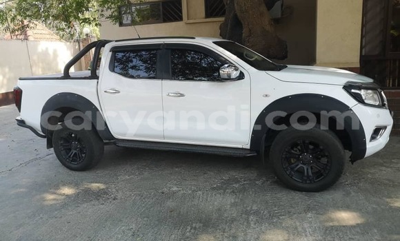 Nunua Ilio tumika Nissan Navara Nyeupe Gari ndani ya Lusaka nchini Zambia Nunua Ilio tumika Nissan Navara Nyeupe Gari ndani ya Lusaka nchini Zambia