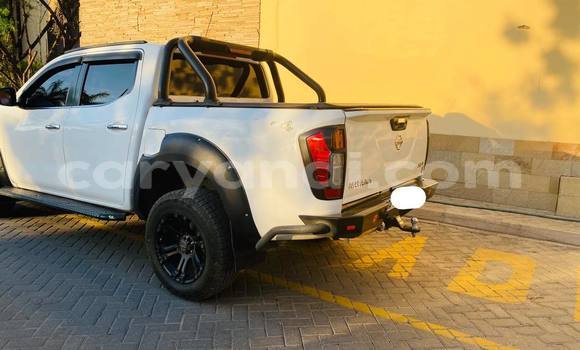 Nunua Ilio tumika Nissan Navara Nyeupe Gari ndani ya Lusaka nchini Zambia Nunua Ilio tumika Nissan Navara Nyeupe Gari ndani ya Lusaka nchini Zambia