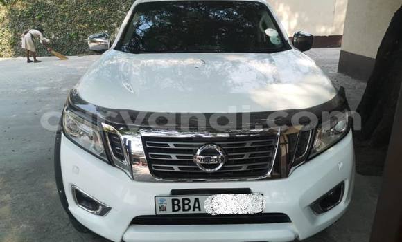 Nunua Ilio tumika Nissan Navara Nyeupe Gari ndani ya Lusaka nchini Zambia Nunua Ilio tumika Nissan Navara Nyeupe Gari ndani ya Lusaka nchini Zambia
