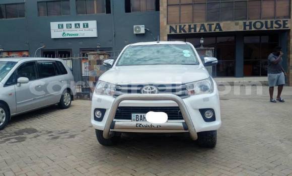 Nunua Ilio tumika Toyota Hilux Nyeupe Gari ndani ya Lusaka nchini Zambia Nunua Ilio tumika Toyota Hilux Nyeupe Gari ndani ya Lusaka nchini Zambia