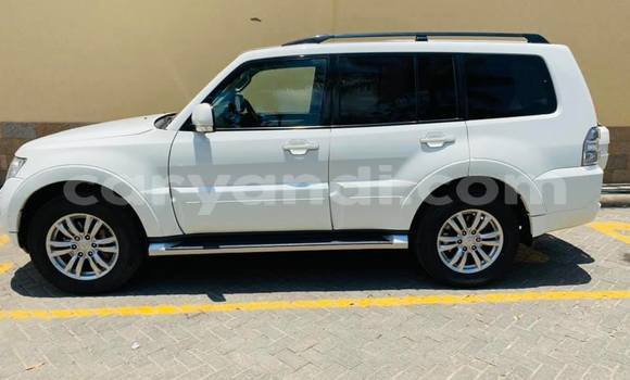 Buy Used Mitsubishi Pajero White Car in Lusaka in Zambia