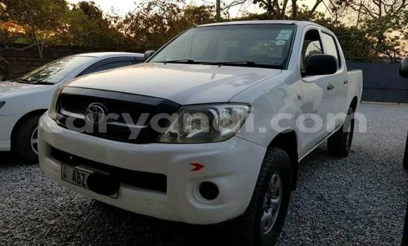 Nunua Ilio tumika Toyota Hilux Nyeupe Gari ndani ya Lusaka nchini Zambia Nunua Ilio tumika Toyota Hilux Nyeupe Gari ndani ya Lusaka nchini Zambia