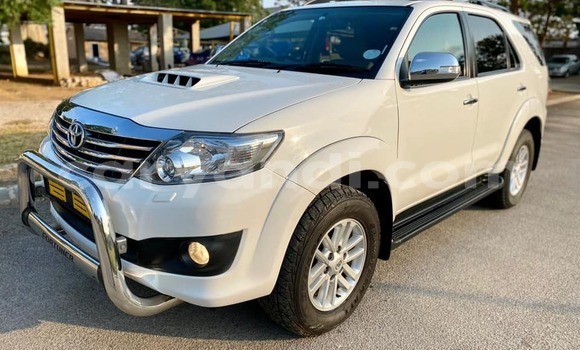 Nunua Ilio tumika Toyota Hilux Nyeupe Gari ndani ya Lusaka nchini Zambia Nunua Ilio tumika Toyota Hilux Nyeupe Gari ndani ya Lusaka nchini Zambia