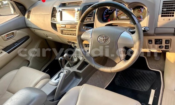 Nunua Ilio tumika Toyota Hilux Nyeupe Gari ndani ya Lusaka nchini Zambia Nunua Ilio tumika Toyota Hilux Nyeupe Gari ndani ya Lusaka nchini Zambia