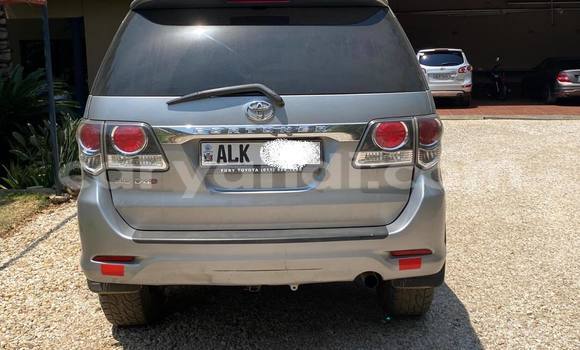 Nunua Ilio tumika Toyota Fortuner Fedha Gari ndani ya Lusaka nchini Zambia Nunua Ilio tumika Toyota Fortuner Fedha Gari ndani ya Lusaka nchini Zambia