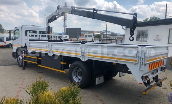 Nunua Ilio tumika Mercedes–Benz 1520 Nyeupe Lori ndani ya Chingola nchini Zambia Nunua Ilio tumika Mercedes–Benz 1520 Nyeupe Lori ndani ya Chingola nchini Zambia