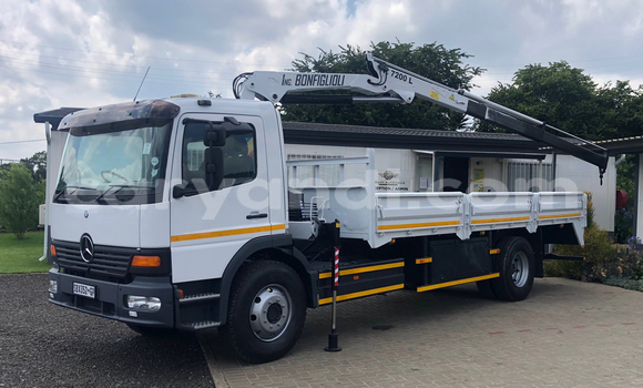 Nunua Ilio tumika Mercedes–Benz 1520 Nyeupe Lori ndani ya Chingola nchini Zambia Nunua Ilio tumika Mercedes–Benz 1520 Nyeupe Lori ndani ya Chingola nchini Zambia