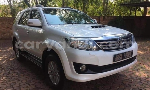 Acheter Occasion Voiture Toyota Fortuner Blanc à Chipata, Zambie Acheter Occasion Voiture Toyota Fortuner Blanc à Chipata, Zambie