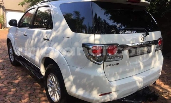 Acheter Occasion Voiture Toyota Fortuner Blanc à Chipata, Zambie Acheter Occasion Voiture Toyota Fortuner Blanc à Chipata, Zambie