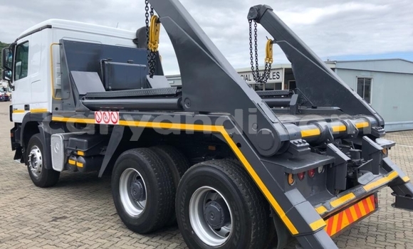 Acheter Occasion Utilitaire Mercedes–Benz Arocs Blanc à Chililabombwe, Copperbelt Acheter Occasion Utilitaire Mercedes–Benz Arocs Blanc à Chililabombwe, Copperbelt