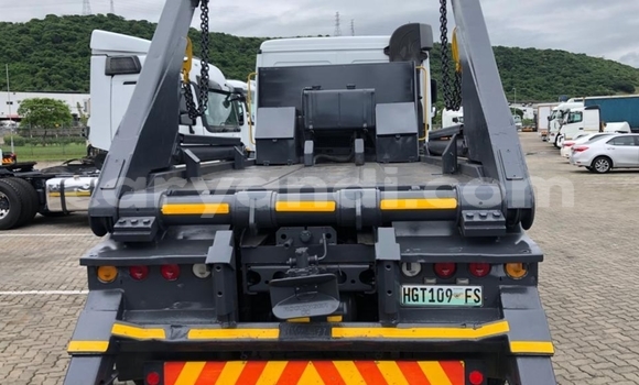 Acheter Occasion Utilitaire Mercedes–Benz Arocs Blanc à Chililabombwe, Copperbelt Acheter Occasion Utilitaire Mercedes–Benz Arocs Blanc à Chililabombwe, Copperbelt