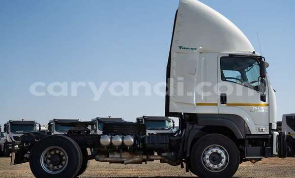 Acheter Occasion Utilitaire Isuzu FTR 850 Blanc à Chililabombwe, Copperbelt Acheter Occasion Utilitaire Isuzu FTR 850 Blanc à Chililabombwe, Copperbelt