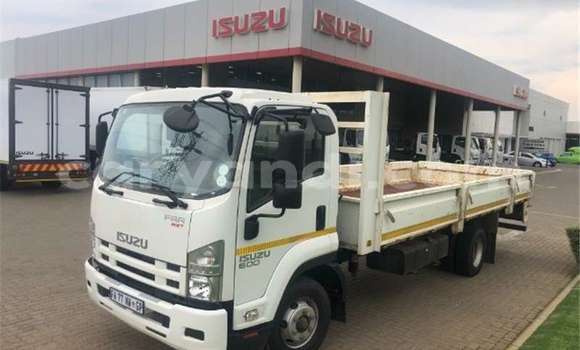 Acheter Occasion Utilitaire Isuzu FTR 850 Blanc à Chingola, Zambie Acheter Occasion Utilitaire Isuzu FTR 850 Blanc à Chingola, Zambie