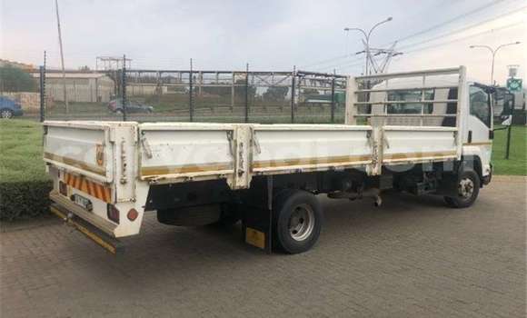 Acheter Occasion Utilitaire Isuzu FTR 850 Blanc à Chingola, Zambie Acheter Occasion Utilitaire Isuzu FTR 850 Blanc à Chingola, Zambie