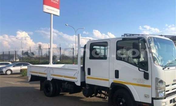 Buy Used Isuzu FTR 850 White Truck in Chinsali in Northern Buy Used Isuzu FTR 850 White Truck in Chinsali in Northern