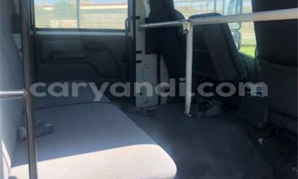 Acheter Occasion Utilitaire Isuzu FTR 850 Blanc à Chipata, Zambie Acheter Occasion Utilitaire Isuzu FTR 850 Blanc à Chipata, Zambie