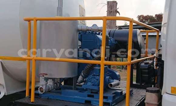 Buy Used Nissan UD White Truck in Chinsali in Northern Buy Used Nissan UD White Truck in Chinsali in Northern