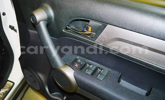 Acheter Import Voiture Honda CR–V Blanc à Lusaka, Zambie Acheter Import Voiture Honda CR–V Blanc à Lusaka, Zambie