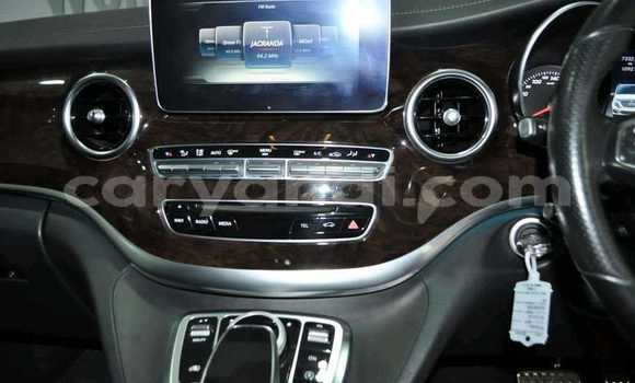 Tenga Tsaru Mercedes‒Benz V-klasse Chena Mota in Kabwe in Zambia Tenga Tsaru Mercedes‒Benz V-klasse Chena Mota in Kabwe in Zambia