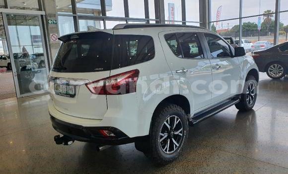 Tenga Tsaru Isuzu MU Chena Mota in Lusaka in Zambia Tenga Tsaru Isuzu MU Chena Mota in Lusaka in Zambia