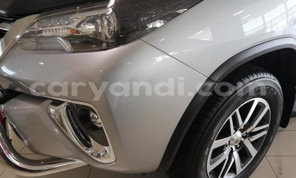 Acheter Occasion Voiture Toyota Fortuner Blanc à Lusaka, Zambie Acheter Occasion Voiture Toyota Fortuner Blanc à Lusaka, Zambie