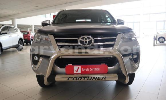 Acheter Occasion Voiture Toyota Fortuner Blanc à Lusaka, Zambie Acheter Occasion Voiture Toyota Fortuner Blanc à Lusaka, Zambie