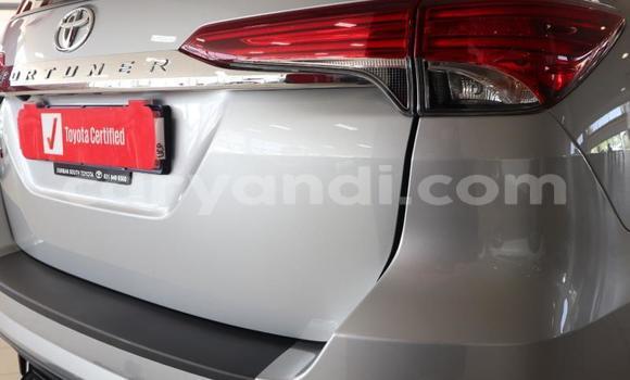Acheter Occasion Voiture Toyota Fortuner Blanc à Lusaka, Zambie Acheter Occasion Voiture Toyota Fortuner Blanc à Lusaka, Zambie