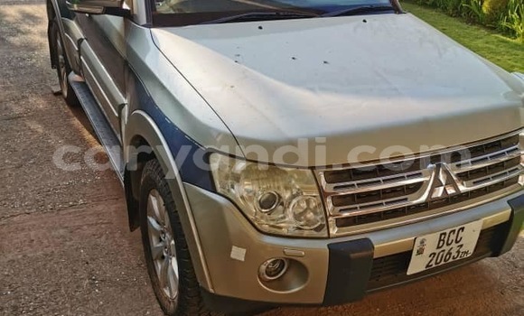 Acheter Occasion Voiture Mitsubishi Pajero Beige à Chambishi, Copperbelt Acheter Occasion Voiture Mitsubishi Pajero Beige à Chambishi, Copperbelt