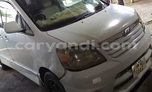 Buy Used Toyota Noah White Car in Chambishi in Copperbelt