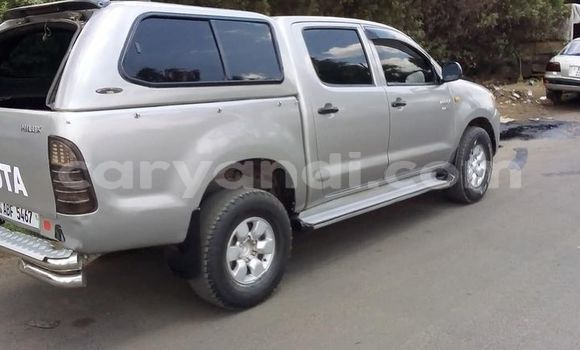 Buy Used Toyota Hilux Silver Car in Chambishi in Copperbelt Buy Used Toyota Hilux Silver Car in Chambishi in Copperbelt
