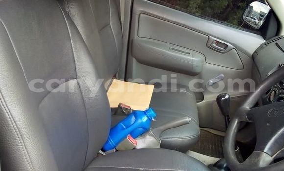 Buy Used Toyota Hilux Silver Car in Chambishi in Copperbelt Buy Used Toyota Hilux Silver Car in Chambishi in Copperbelt