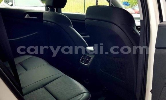 Buy Used Hyundai Tucson White Car in Chipata in Zambia Buy Used Hyundai Tucson White Car in Chipata in Zambia
