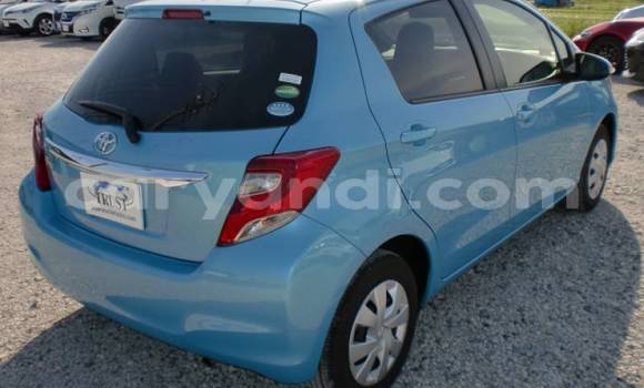 Acheter Import Voiture Toyota Vitz Bleu à Chipata, Zambie Acheter Import Voiture Toyota Vitz Bleu à Chipata, Zambie