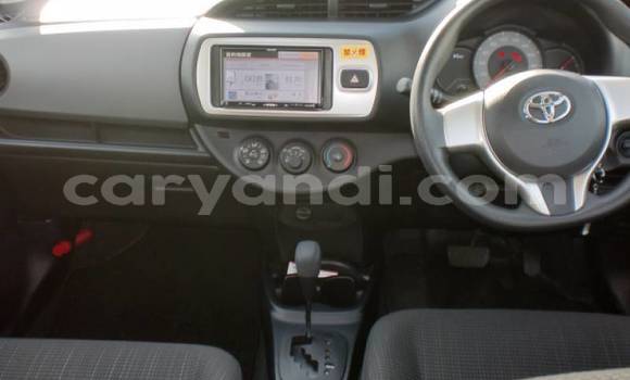 Acheter Import Voiture Toyota Vitz Bleu à Chipata, Zambie Acheter Import Voiture Toyota Vitz Bleu à Chipata, Zambie