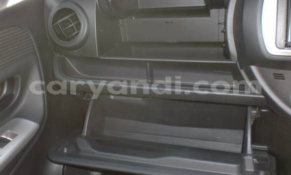 Acheter Import Voiture Toyota Vitz Bleu à Chipata, Zambie Acheter Import Voiture Toyota Vitz Bleu à Chipata, Zambie