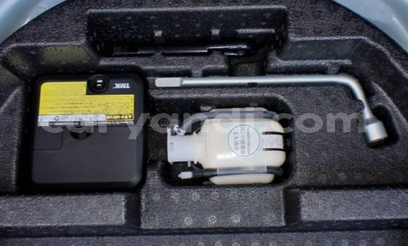 Acheter Import Voiture Toyota Vitz Bleu à Chipata, Zambie Acheter Import Voiture Toyota Vitz Bleu à Chipata, Zambie