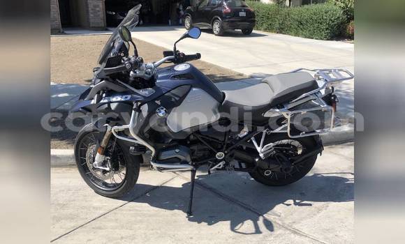 Acheter Occasion Moto BMW R1200GS Adventure Beige à Lusaka, Zambie Acheter Occasion Moto BMW R1200GS Adventure Beige à Lusaka, Zambie