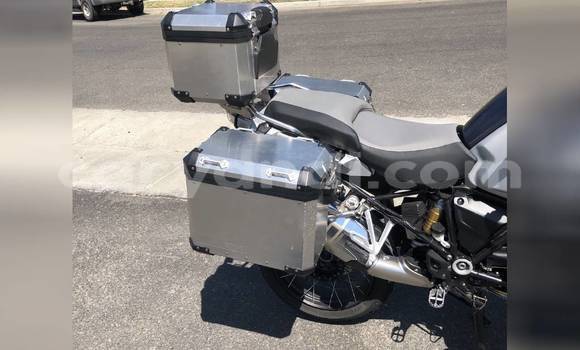 Acheter Occasion Moto BMW R1200GS Adventure Beige à Lusaka, Zambie Acheter Occasion Moto BMW R1200GS Adventure Beige à Lusaka, Zambie