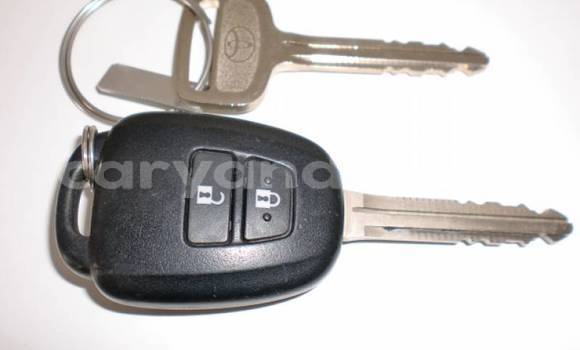 Acheter Import Voiture Toyota Vitz Bleu à Chipata, Zambie Acheter Import Voiture Toyota Vitz Bleu à Chipata, Zambie