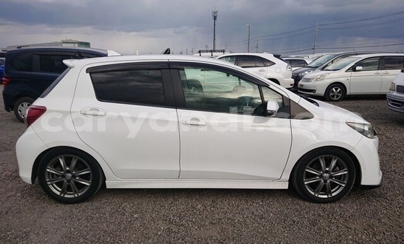 Buy Used Toyota Vitz White Car in Lusaka in Zambia