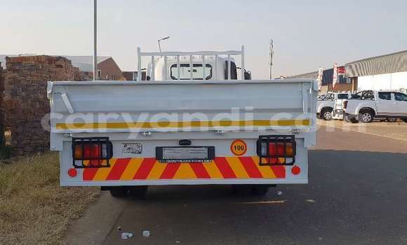 Acheter Occasion Utilitaire Isuzu FTR 850 Blanc à Chilanga, Lusaka Acheter Occasion Utilitaire Isuzu FTR 850 Blanc à Chilanga, Lusaka