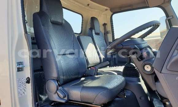 Acheter Occasion Utilitaire Isuzu FTR 850 Blanc à Chilanga, Lusaka Acheter Occasion Utilitaire Isuzu FTR 850 Blanc à Chilanga, Lusaka