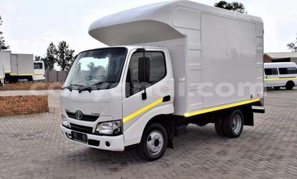 Acheter Occasion Utilitaire Toyota Dyna Blanc à Chingola, Zambie Acheter Occasion Utilitaire Toyota Dyna Blanc à Chingola, Zambie