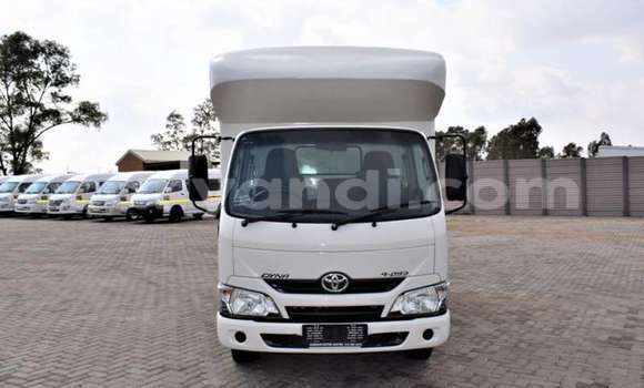 Acheter Occasion Utilitaire Toyota Dyna Blanc à Chingola, Zambie Acheter Occasion Utilitaire Toyota Dyna Blanc à Chingola, Zambie