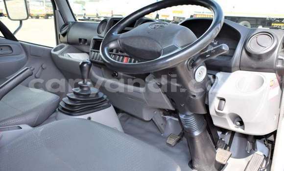 Acheter Occasion Utilitaire Toyota Dyna Blanc à Chingola, Zambie Acheter Occasion Utilitaire Toyota Dyna Blanc à Chingola, Zambie