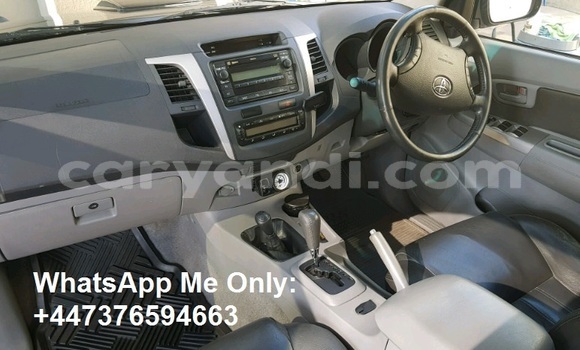 Nunua Ilio tumika Toyota Hilux Nyeusi Gari ndani ya Lusaka nchini Zambia Nunua Ilio tumika Toyota Hilux Nyeusi Gari ndani ya Lusaka nchini Zambia