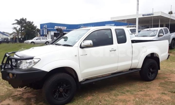 Buy Used Toyota Hilux White Car in Chipata in Zambia Buy Used Toyota Hilux White Car in Chipata in Zambia