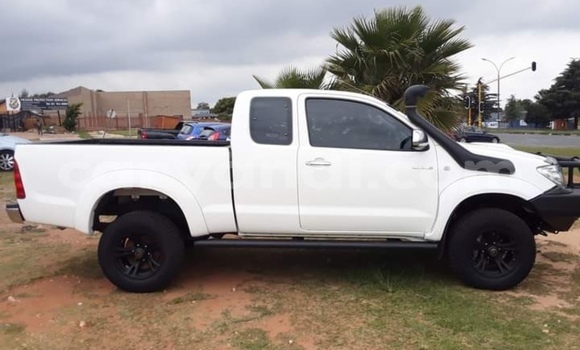 Buy Used Toyota Hilux White Car in Chipata in Zambia Buy Used Toyota Hilux White Car in Chipata in Zambia