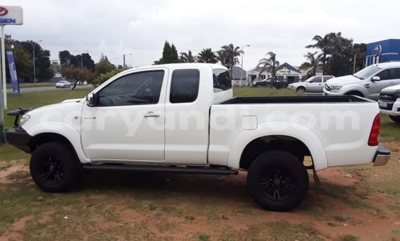 Buy Used Toyota Hilux White Car in Chipata in Zambia Buy Used Toyota Hilux White Car in Chipata in Zambia